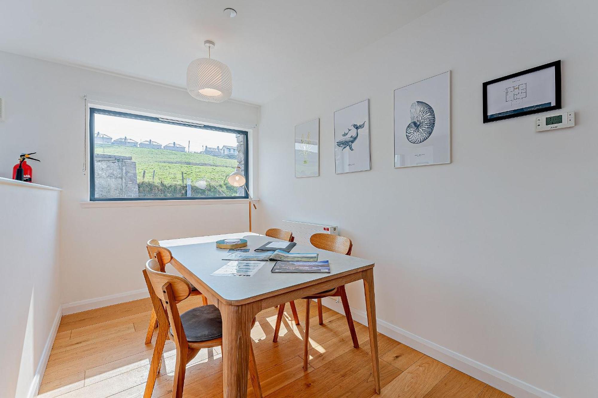 2 Bed Ground Floor Apartment - 11 Plas Pistyll Luaran gambar